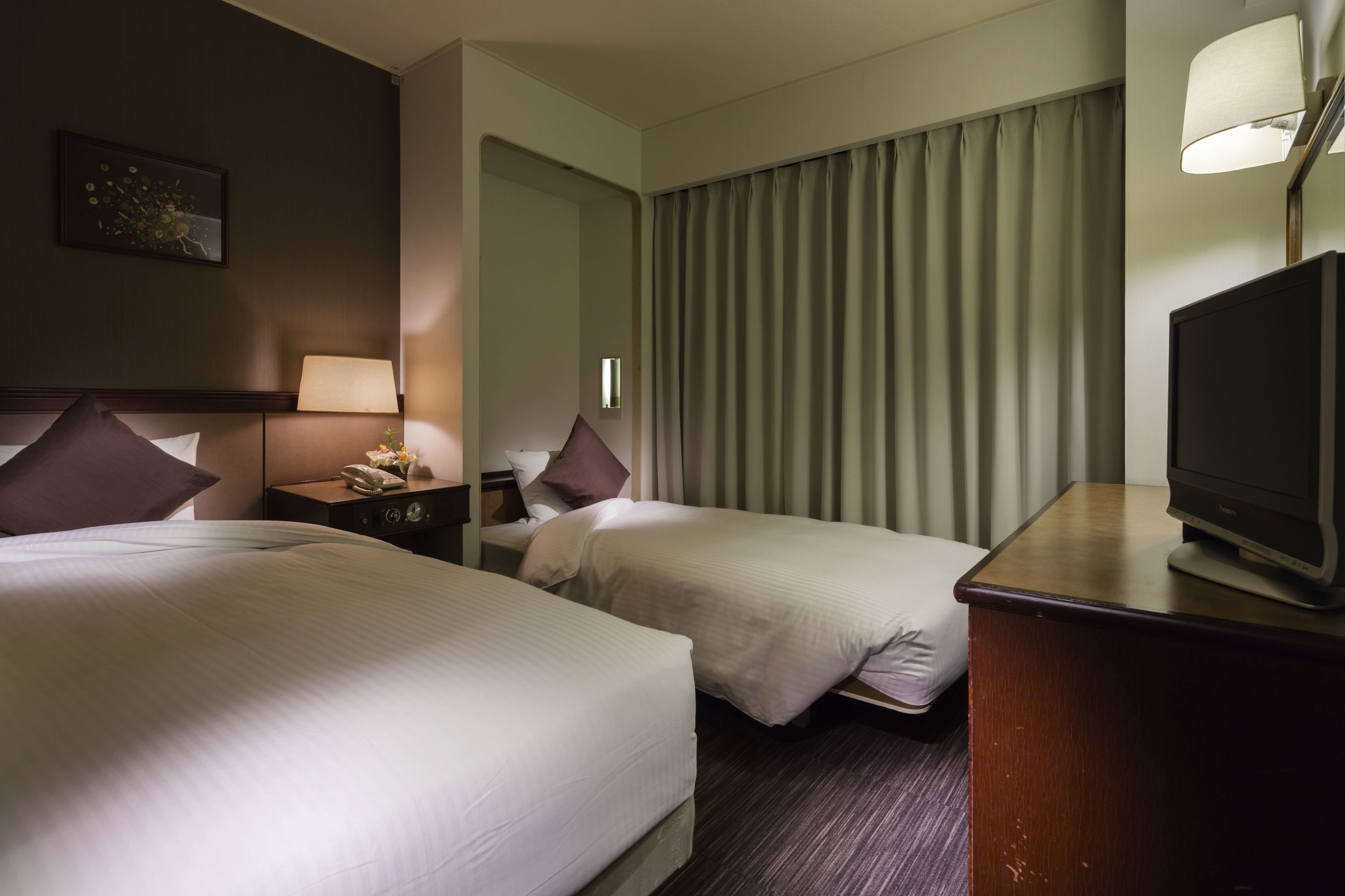 down duvets, desk, free wifi