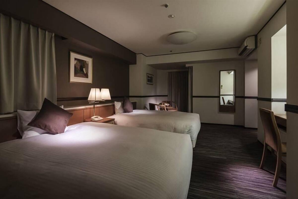 down duvets, desk, free wifi