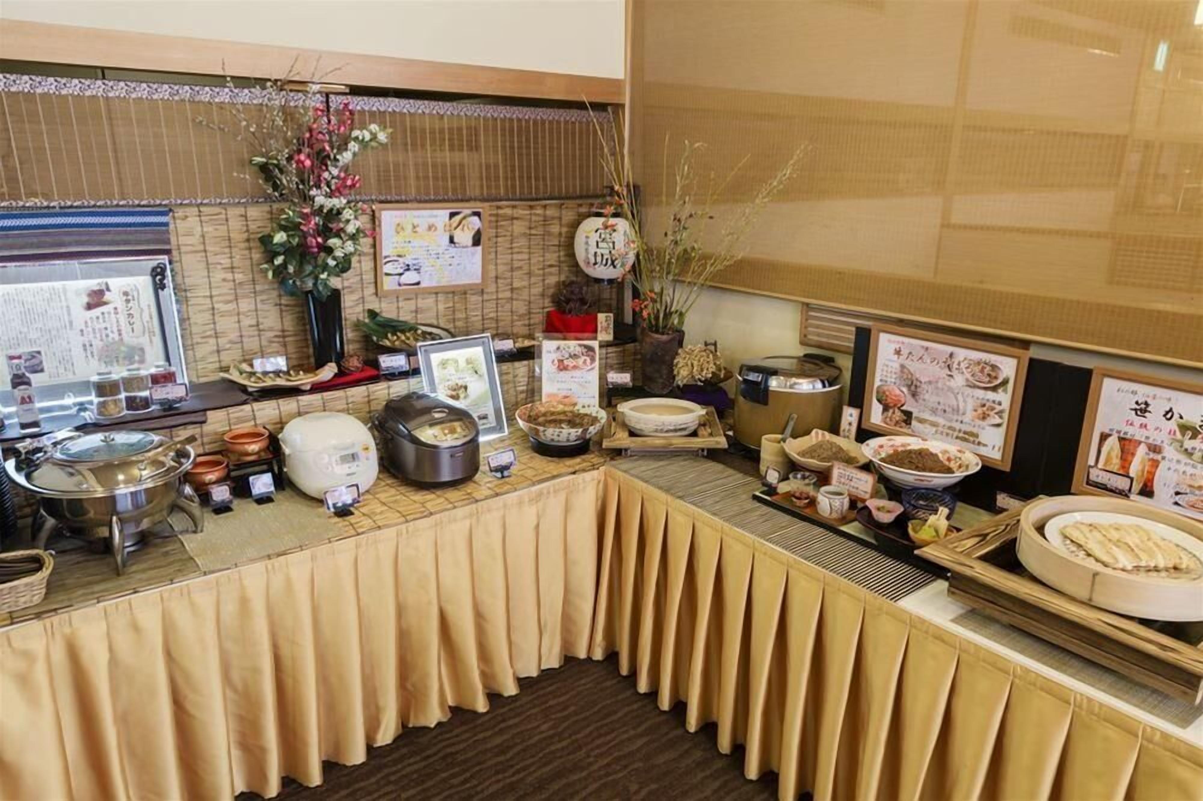 供應早餐及晚餐；日本菜