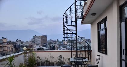 Famous House Kathmandu - Hostel