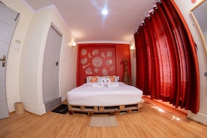 1 bedroom, in-room safe, individually decorated, free WiFi