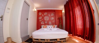 Famous House Kathmandu - Hostel