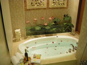 Deep soaking bathtub - Xiu Feng B&B (Hengchun)