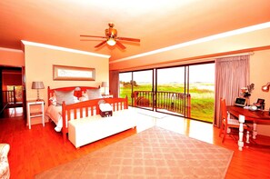 Dobbelt- eller tomannsrom – president | Safe på rommet, individuelt innredet og skrivebord for bærbar PC