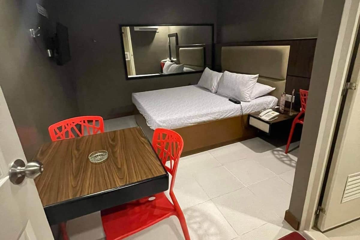 Executive Room, 1 Queen Bed