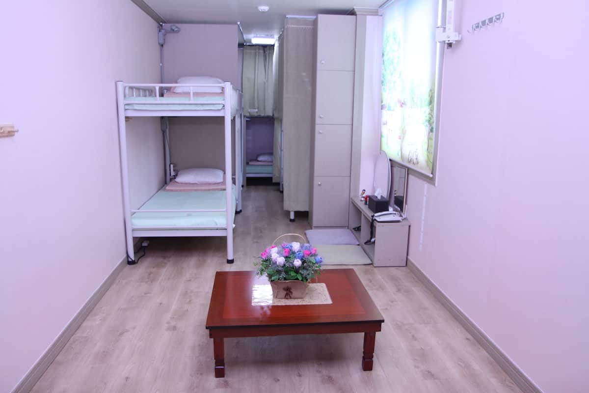 Family Room | Blackout drapes, soundproofing, free WiFi, bed sheets