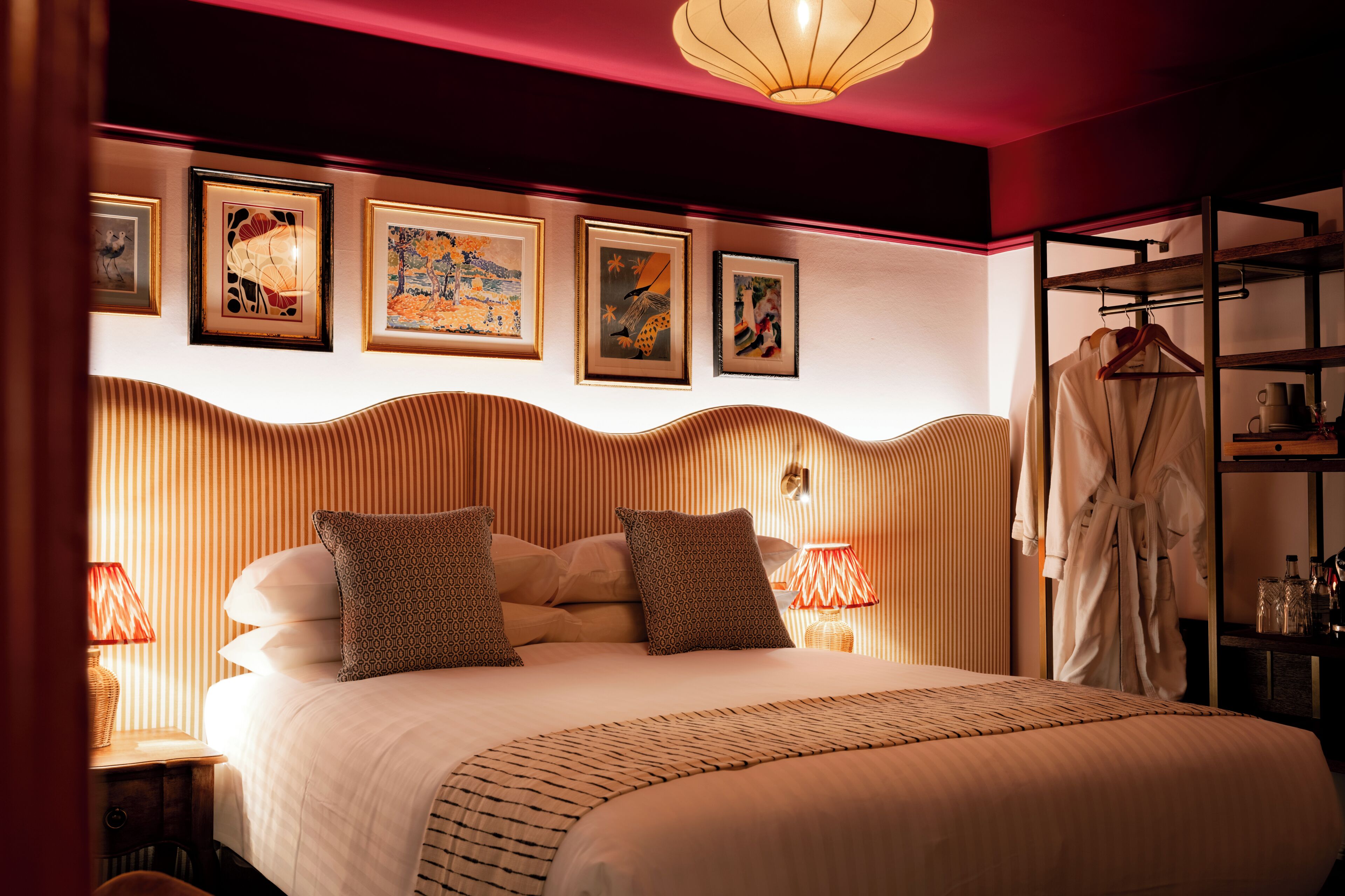 Doppelzimmer (Master) | Hochwertige Bettwaren, Verdunkelungsvorhänge, Bügeleisen/Bügelbrett