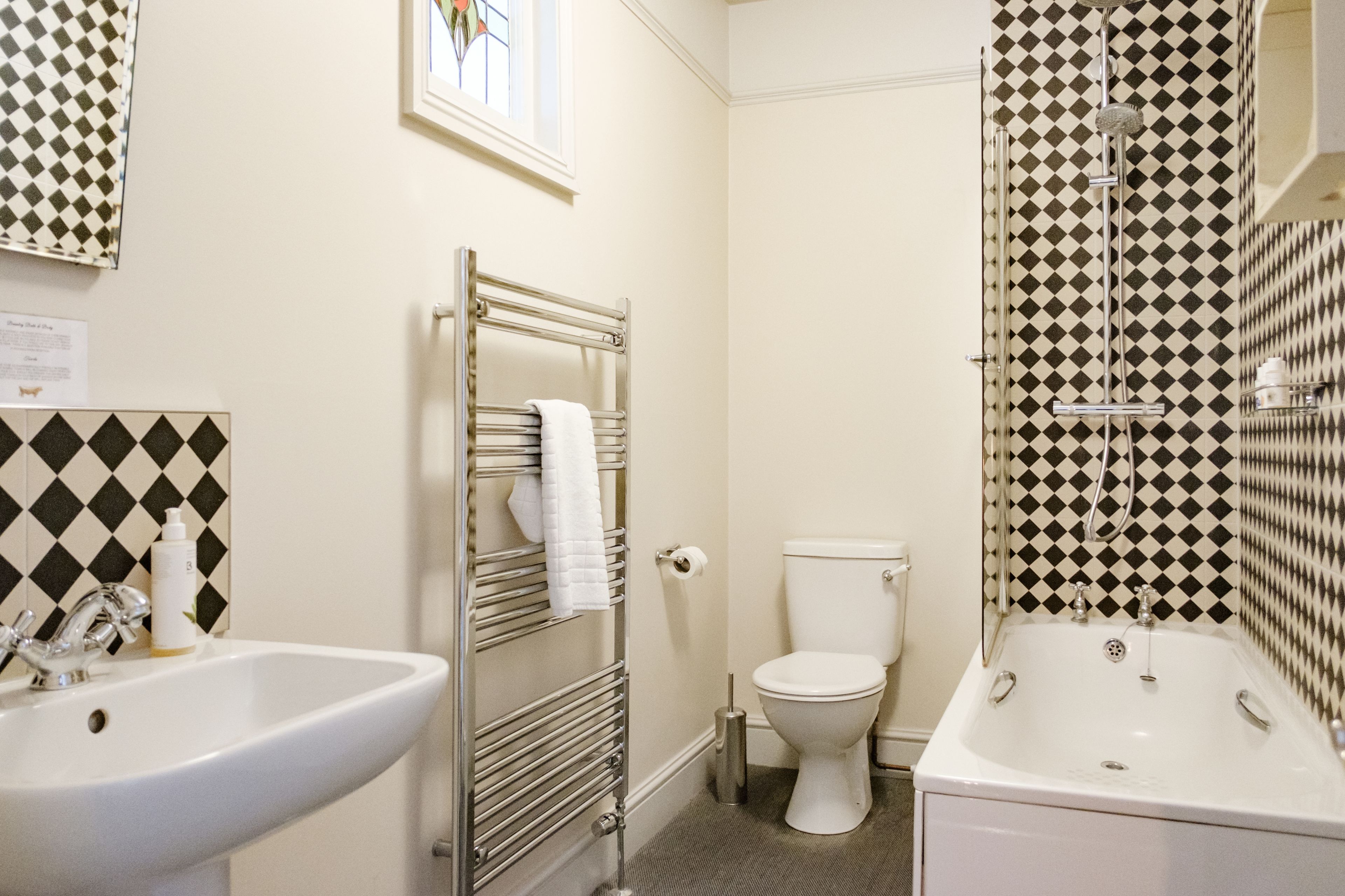 family room | bathroom | free toiletries, hair dryer, bathrobes, towels