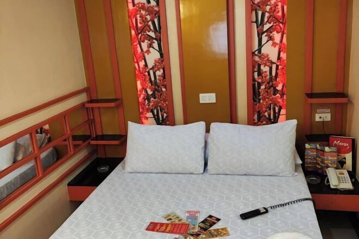 Desk, WiFi (free), bed sheets