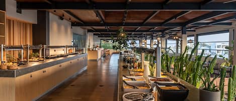 Daily buffet breakfast (EUR 15 per person)