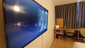 Desk, iron/ironing board, rollaway beds, free WiFi