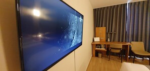 1 bedroom, desk, iron/ironing board, rollaway beds