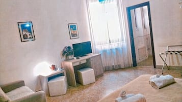 Minibar, desk, free cribs/infant beds, rollaway beds