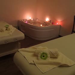 Sauna, steam room, body treatments, aromatherapy, hot stone massages
