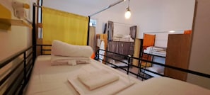 1 chambre, décoration personnalisée, ameublement personnalisé