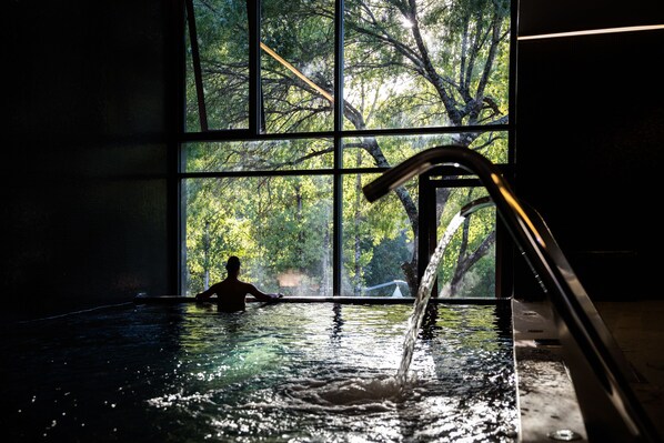 Couples treatment room(s), sauna, hot tub, hot springs/mineral springs - Aqua Village Health Resort & Spa (Oliveira do Hospital)