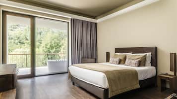 Minibar, in-room safe, desk, soundproofing