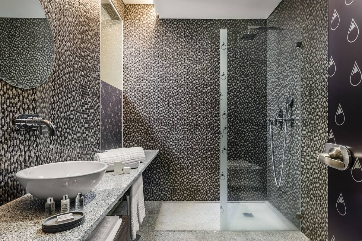 shower, free toiletries, hair dryer, bathrobes