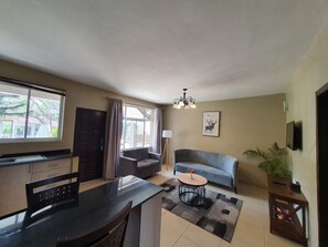 Suite | Living area | Flat-screen TV