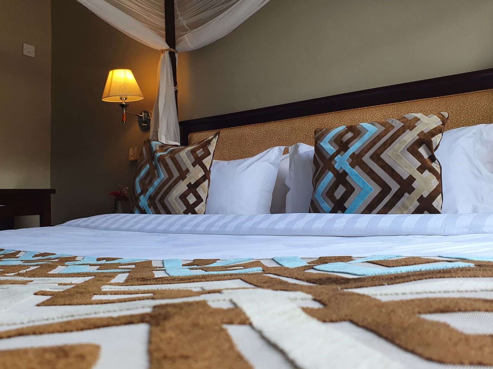 Minibar, coffres-forts dans les chambres, bureau, chambres insonorisées