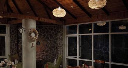 Serendib Suites & Conference Center