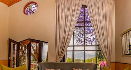 Serendib Suites & Conference Center