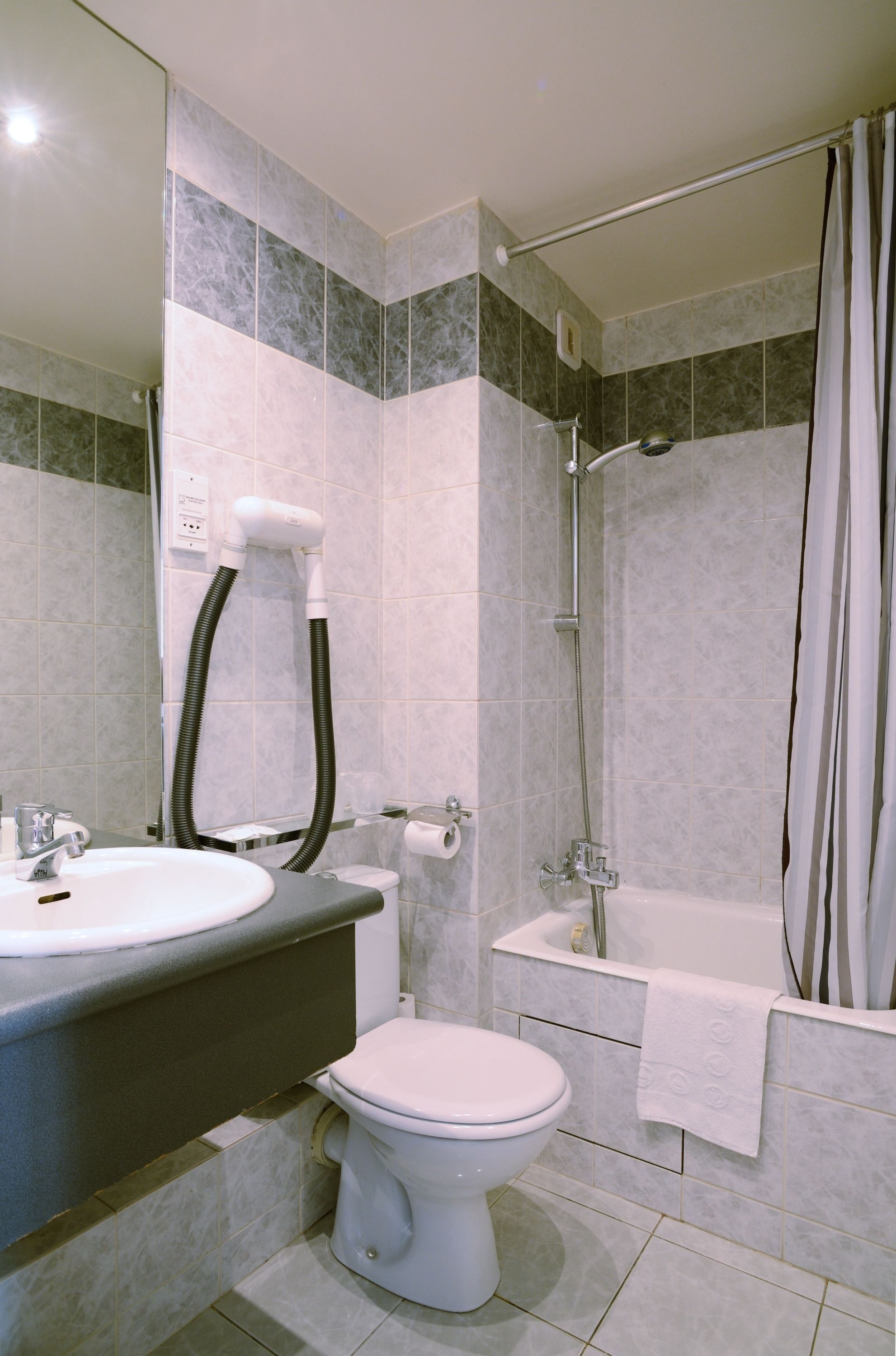 double room | bathroom | combined shower/bathtub, hair dryer, towels