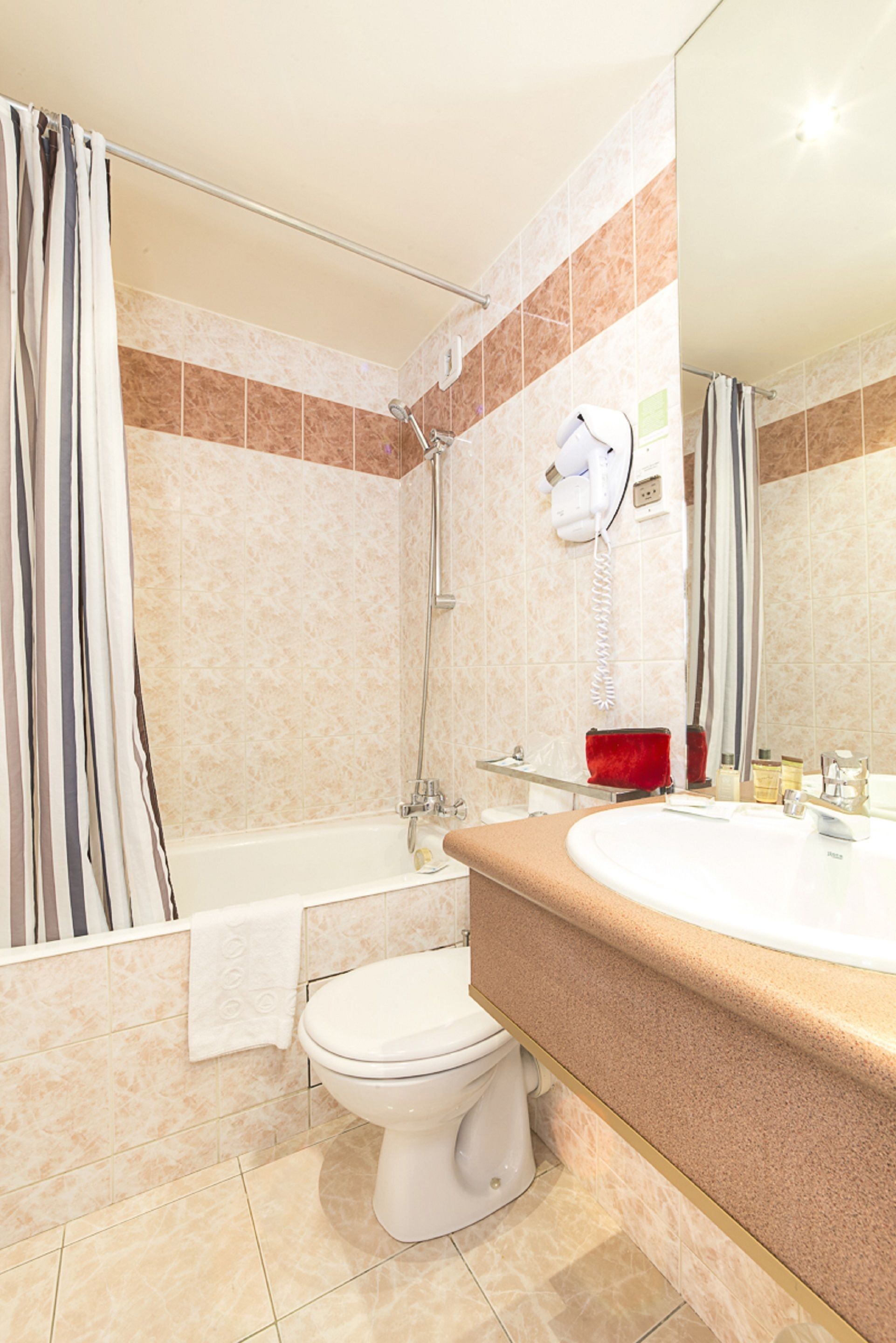double room | bathroom | combined shower/bathtub, hair dryer, towels