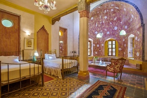Junior-Suite | 1 Schlafzimmer, Bettwäsche aus ägyptischer Baumwolle