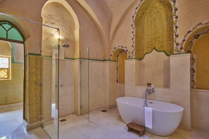 1 bedroom, Egyptian cotton sheets, premium bedding, free minibar - Al Moudira Hotel (Luxor)
