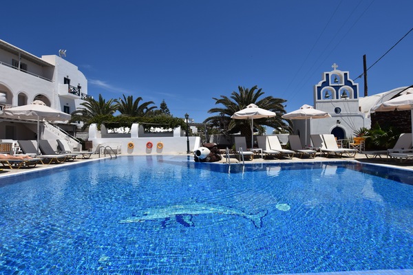 Outdoor pool, open 7:00 AM to 8:00 PM, pool umbrellas, sun loungers