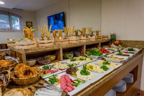 Buffet - Bizim Otel (Istanbul)