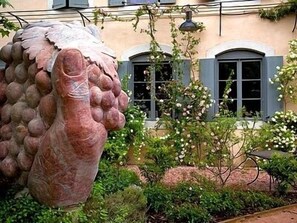 Garden - Hôtel Restaurant La Marbrerie (Caunes-Minervois)