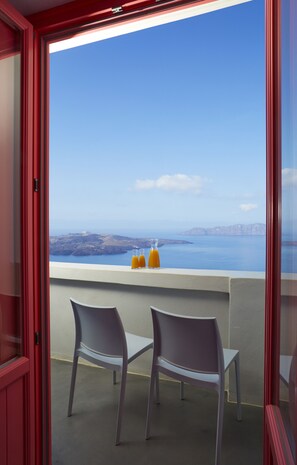 Balcony - Caldera Cliff Illusion Suites (Santorini)