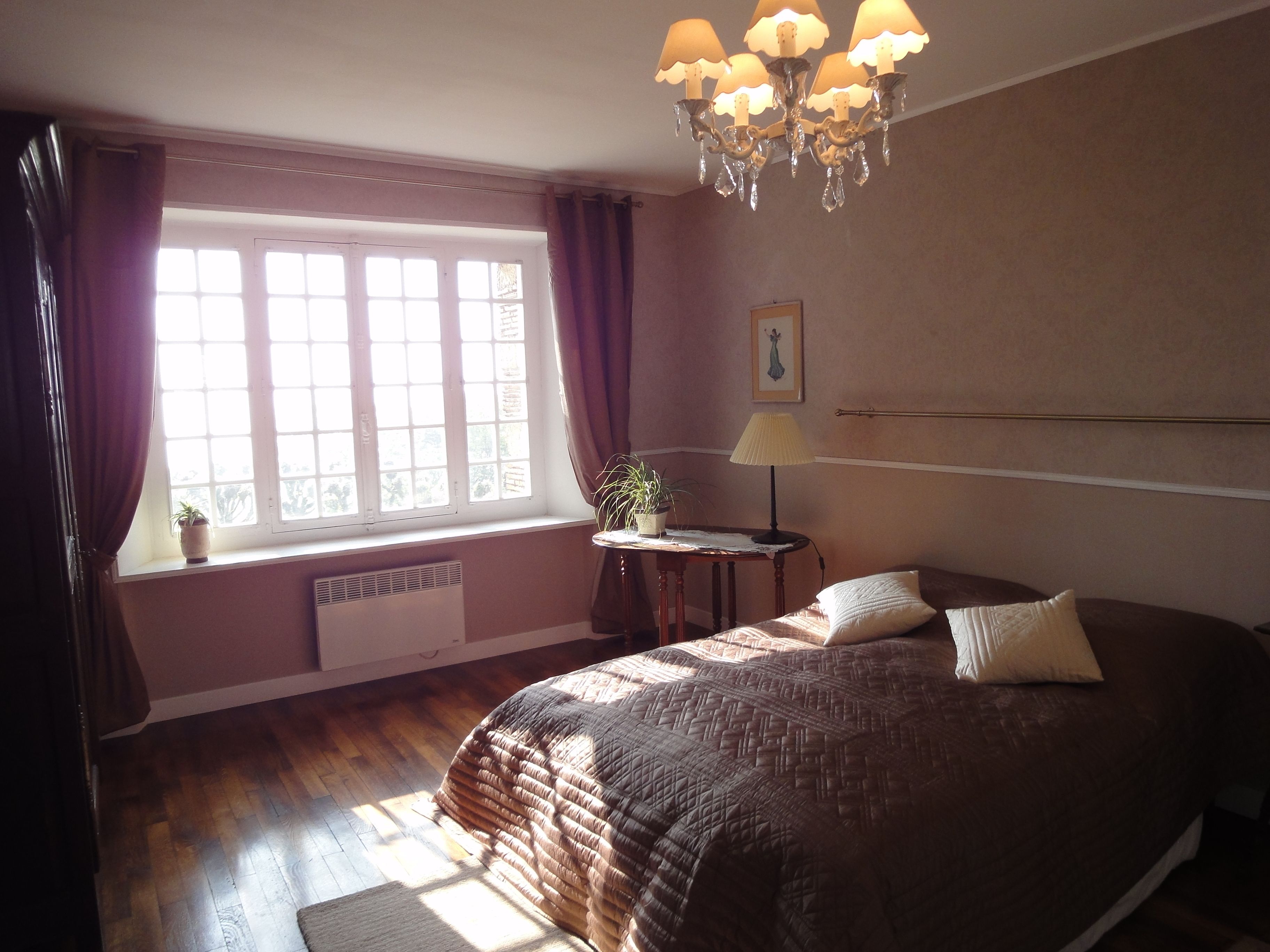 room (chambre tour chambre double) | 1 bedroom, in-room safe, desk, rollaway beds