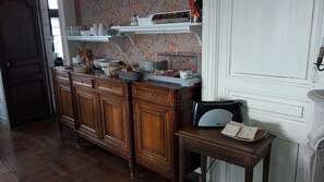 Daily buffet breakfast (EUR 15.00 per person)