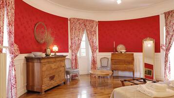 Deluxe-rum | Värdeförvaringsskåp på rummet, skrivbord, extrasängar och gratis wi-fi