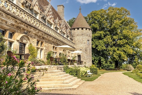 Exterior. Hattonchatel Château & Restaurant La Table du Château