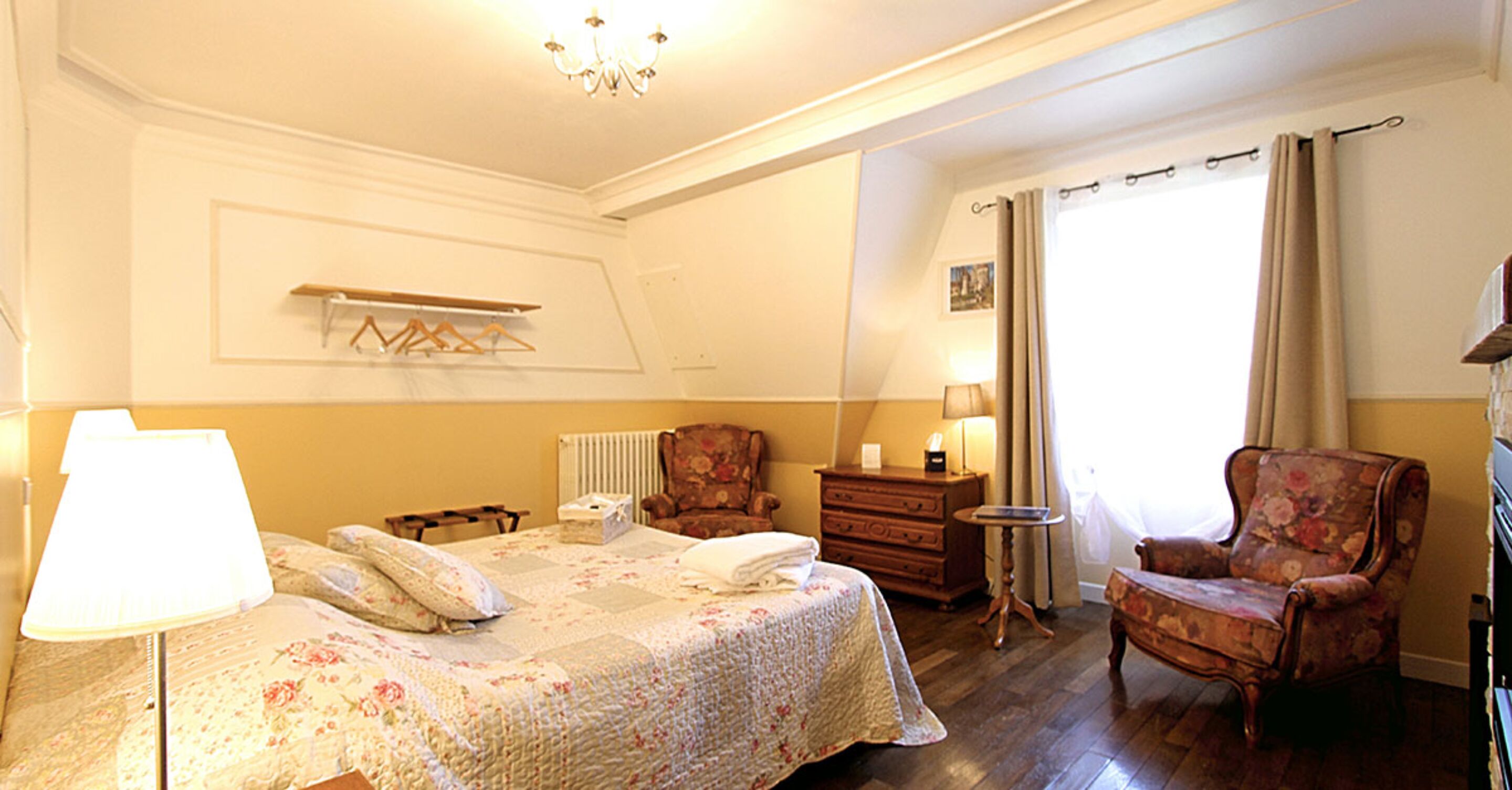 superior double room | 1 bedroom, in-room safe, desk, rollaway beds