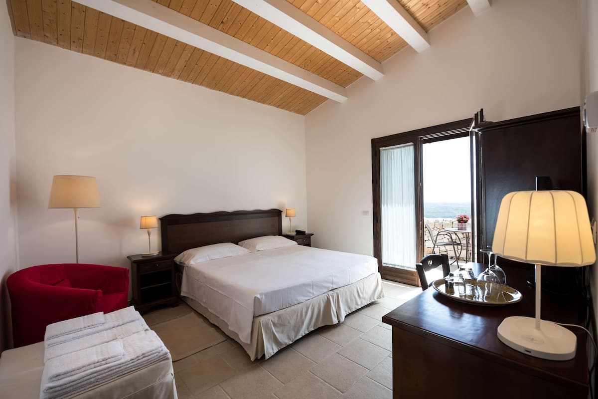 Ropa de cama de alta calidad y minibar