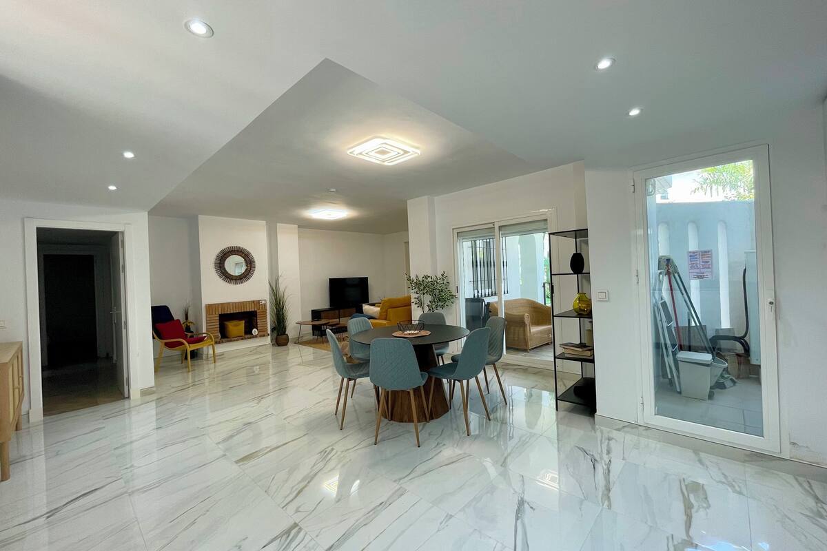 Superior Apartment, 3 Bedrooms | Living area