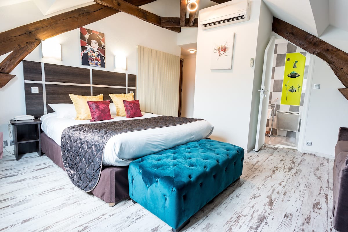 Superior Double Room | In-room safe, desk, soundproofing, free WiFi