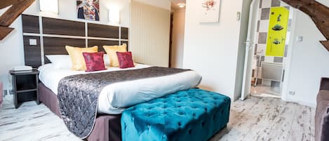 Superior Double Room | Peti besi dalam bilik, meja, kalis bunyi, Wi-fi percuma