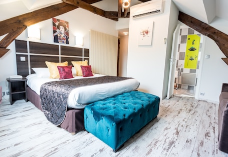 Superior Double Room | In-room safe, desk, soundproofing, free WiFi