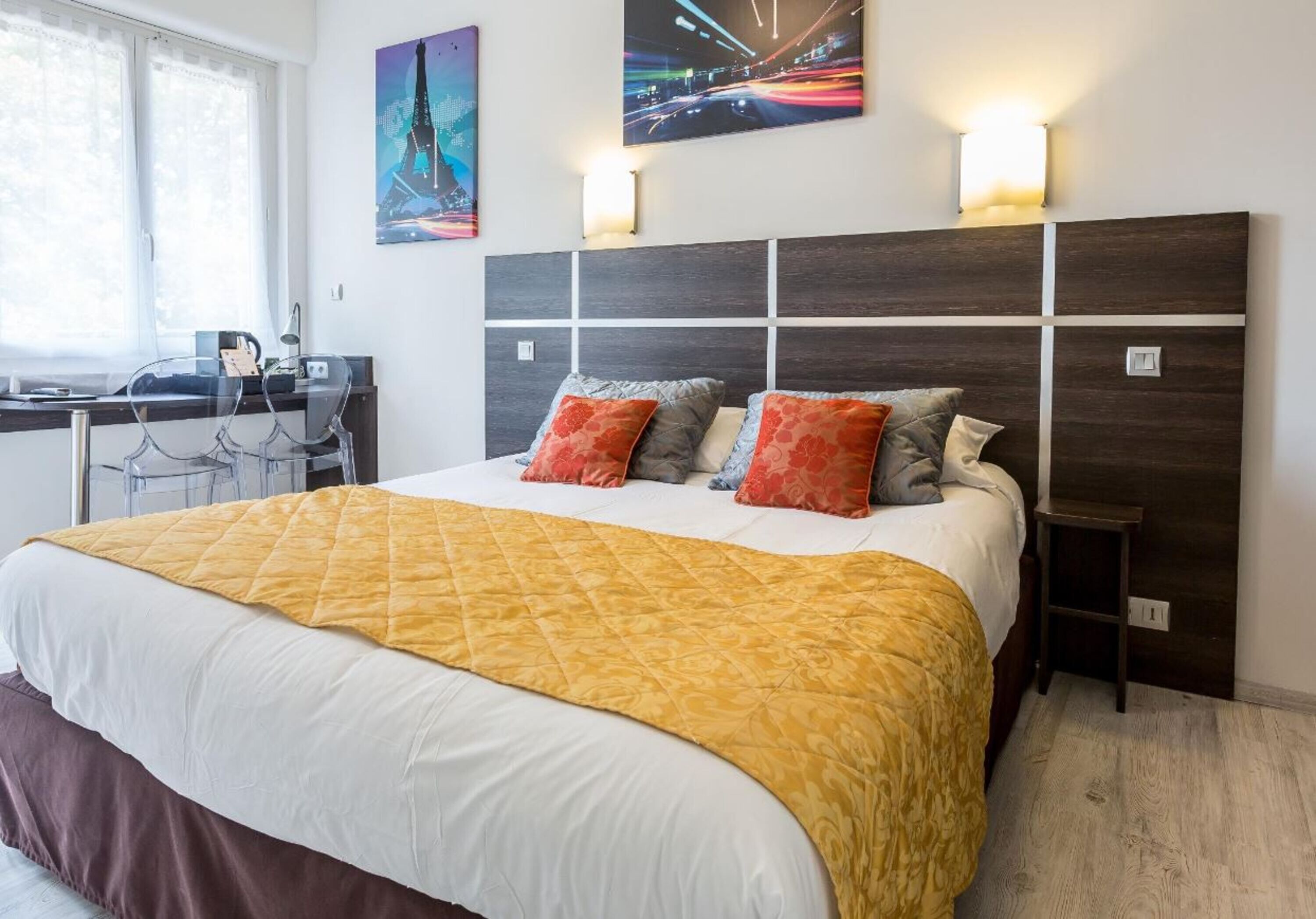 superior double room | in-room safe, desk, soundproofing, free wifi