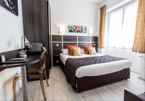 Comfort tweepersoonskamer | Een kluis op de kamer, een bureau, geluiddichte muren, gratis wifi