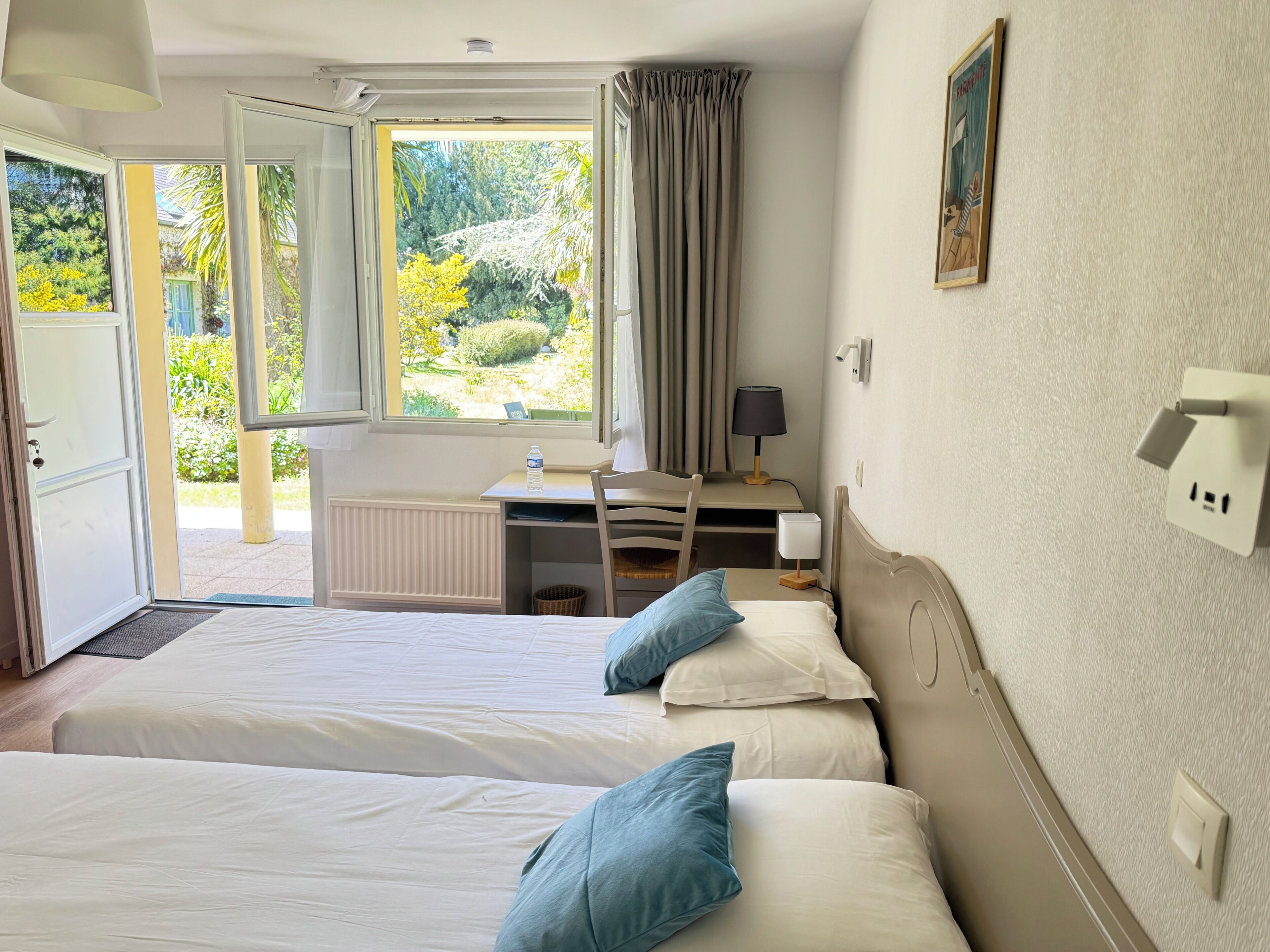 Superior Twin Room, 2 Twin Beds | Desk, soundproofing, free WiFi, bed sheets