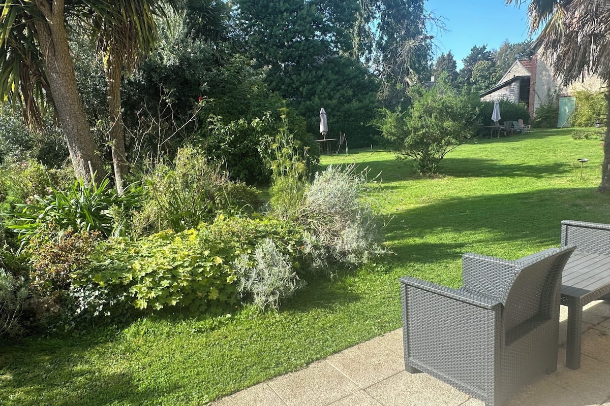 Superior Double Room, 1 Queen Bed | Desk, soundproofing, free WiFi, bed sheets