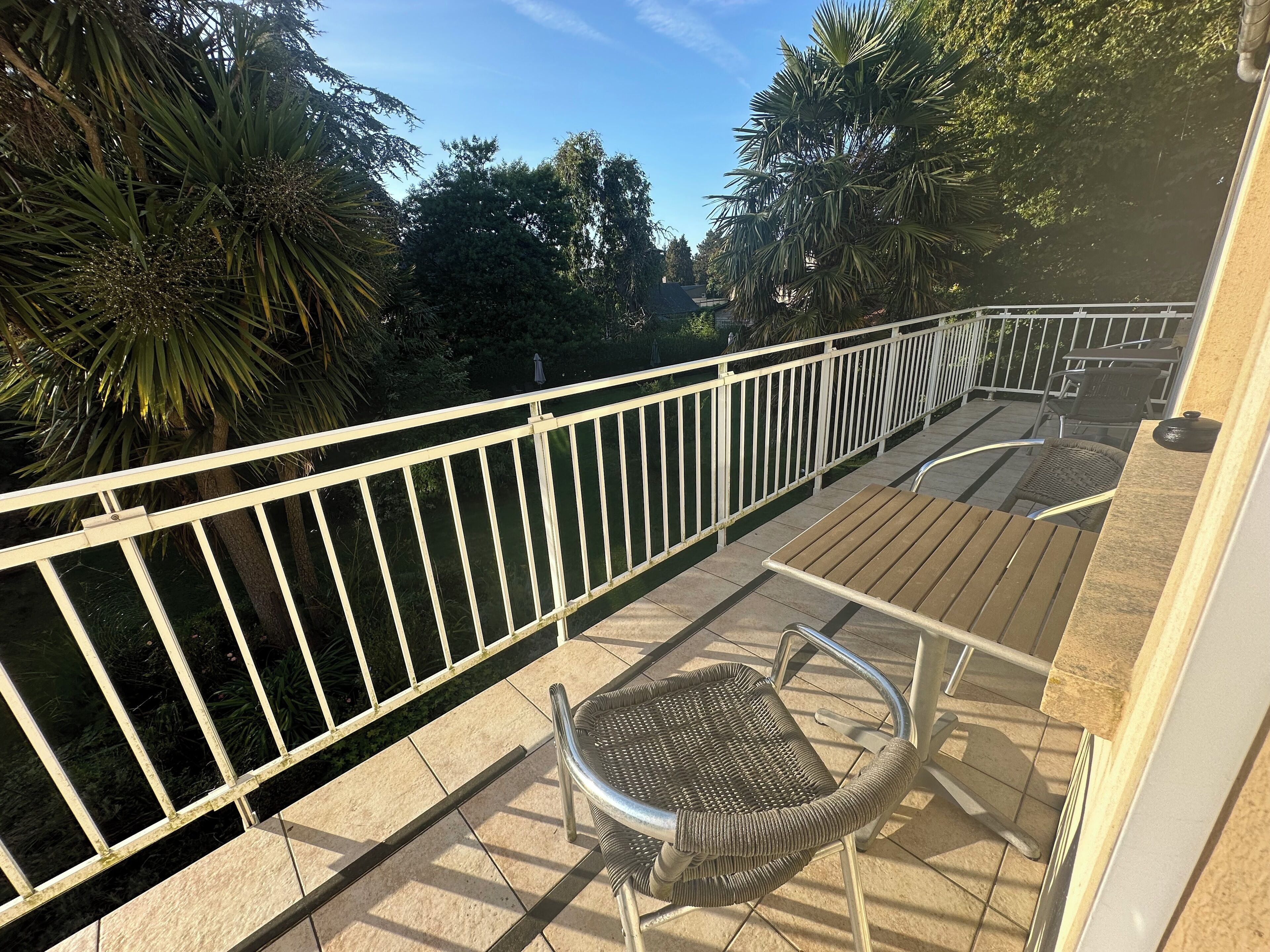 superior double room, 1 queen bed | desk, soundproofing, free wifi, bed sheets