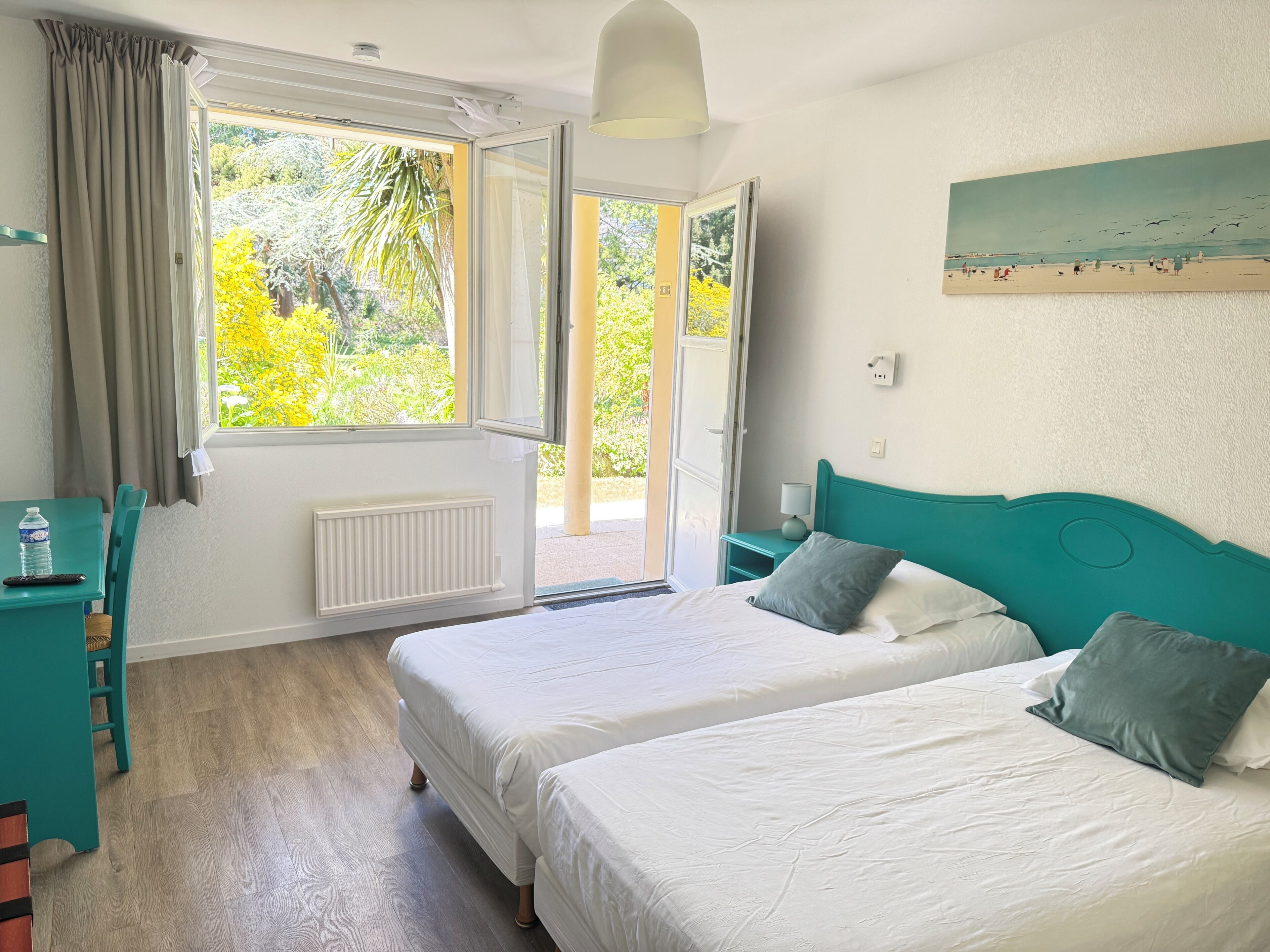 Superior Twin kamer, 2 eenpersoonsbedden | Een bureau, geluiddichte muren, gratis wifi, beddengoed